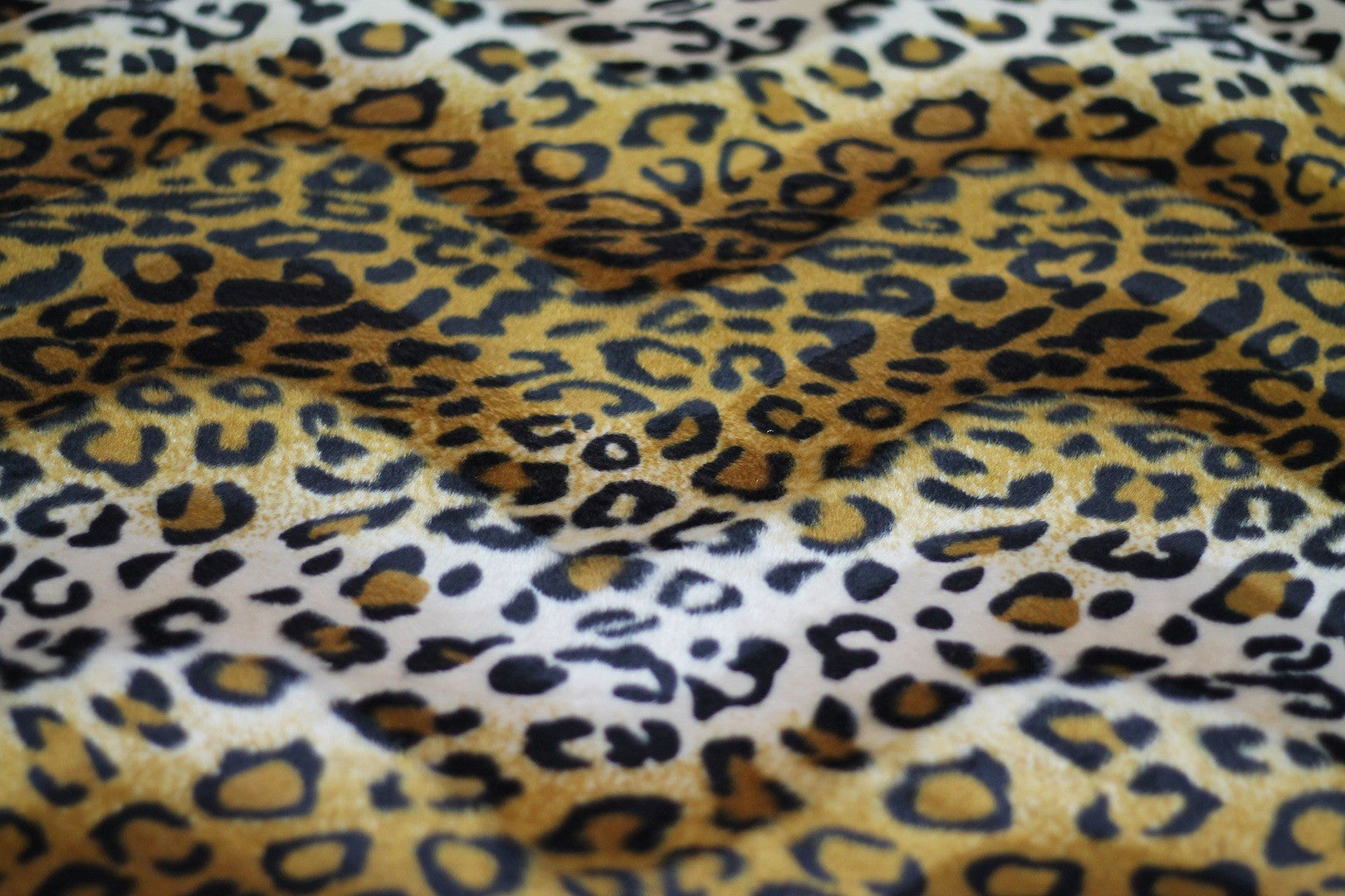 Tissu Fausse Fourrure Peau de bête Guépard