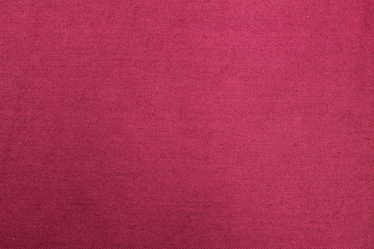Tissu Gabardine Polycoton Rigide Uni Rouge Grenat