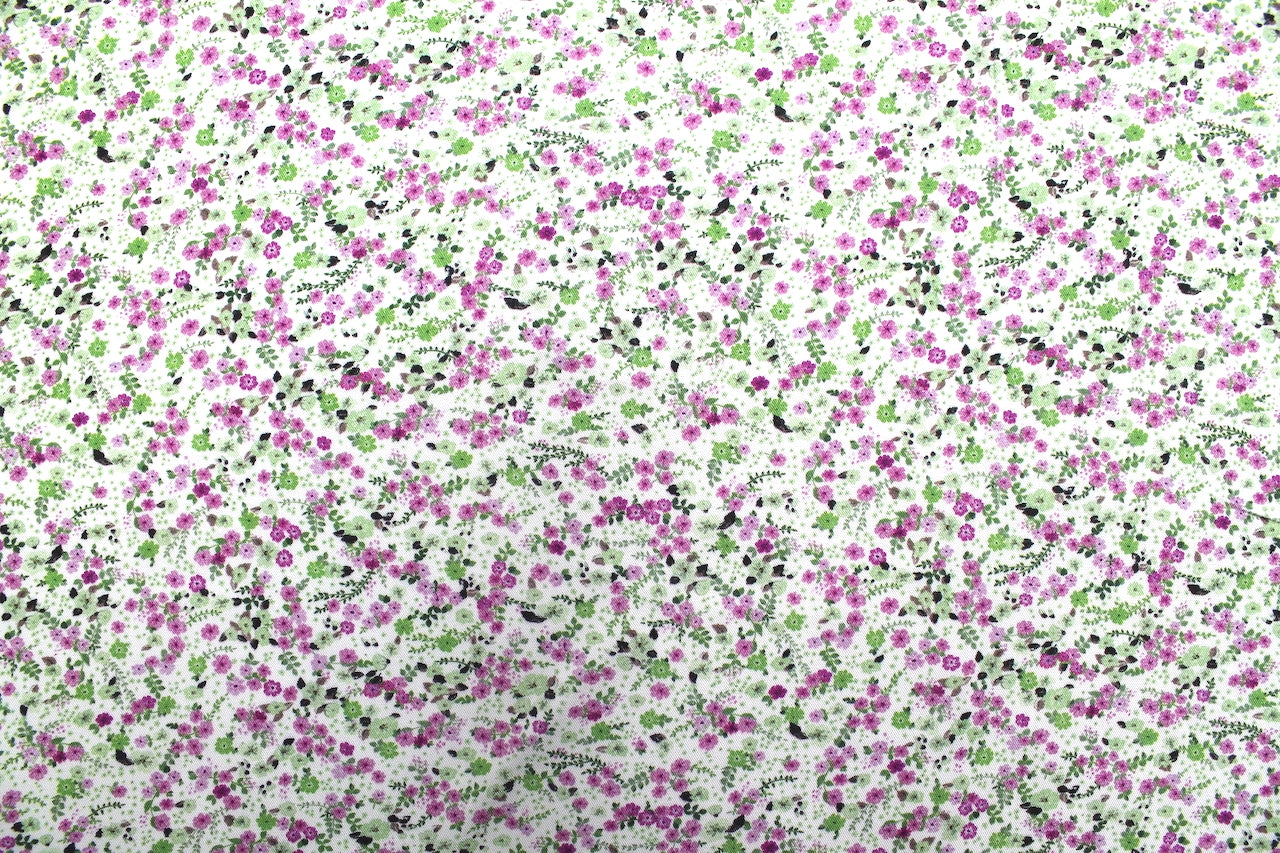 Tissu Gabardine de Viscose Imprimé Petites Fleurs Vert