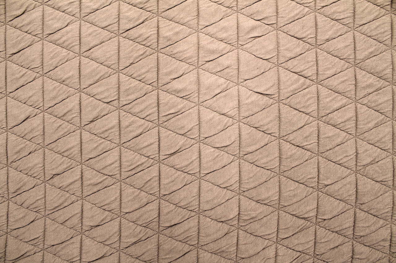Tissu Jersey Sweat Matelassé Triangles Beige