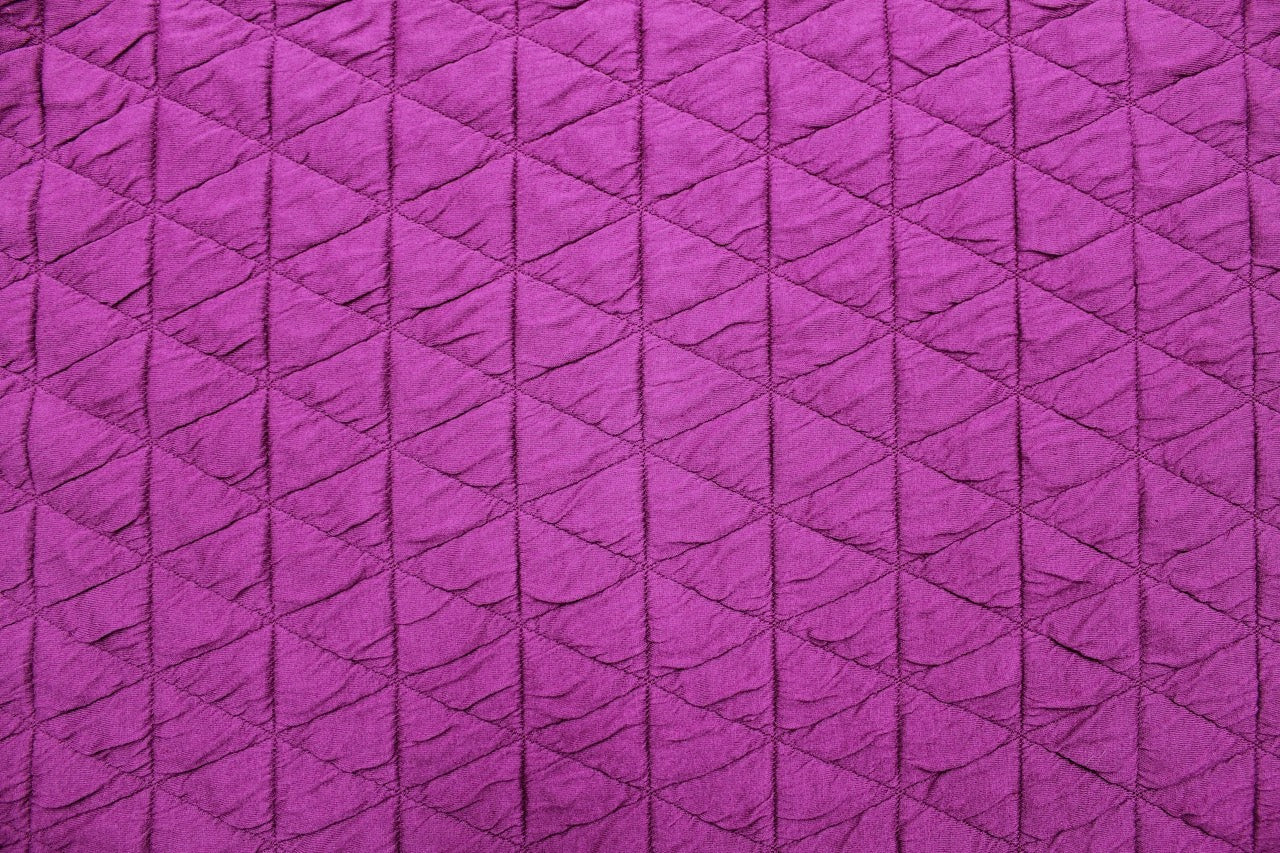 Tissu Jersey Sweat Matelassé Triangles Magenta
