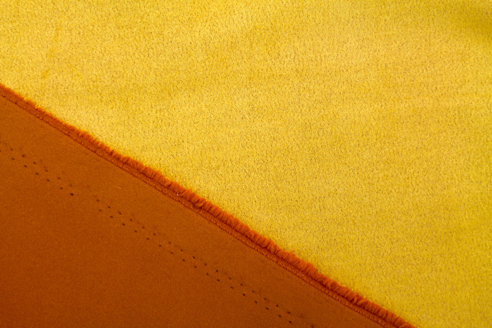 Tissu Maille Scuba envers Suédine Jaune Safran