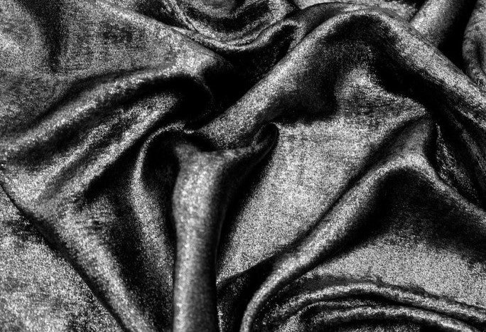 Tissu Satin Lamé fluide Noir Brillant Argent