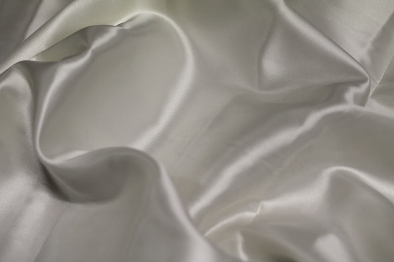 Tissu Satin Polyester Uni Blanc cassé