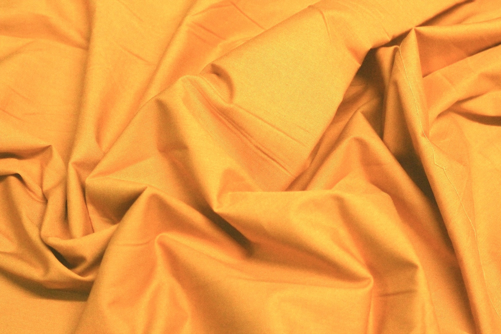 Tissu Popeline de Coton Unie Jaune Safran